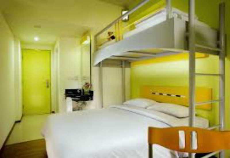 Ibis Budget Jakarta Cikini Экстерьер фото