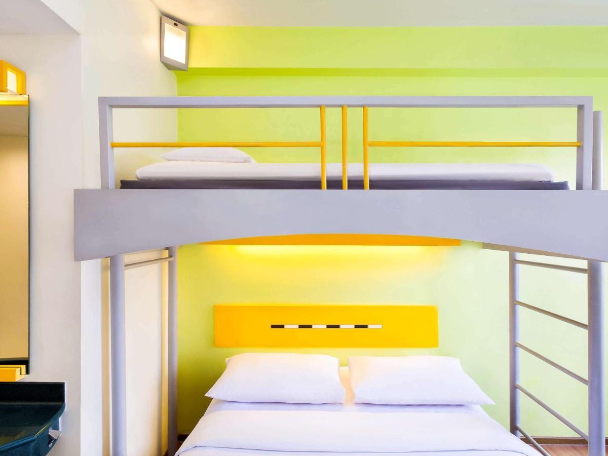 Ibis Budget Jakarta Cikini Экстерьер фото